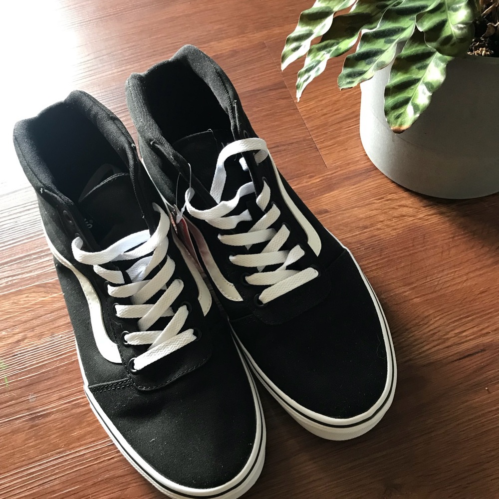 Vans Ward High-Top Sneaker - Women’s - Picture 2 of 4